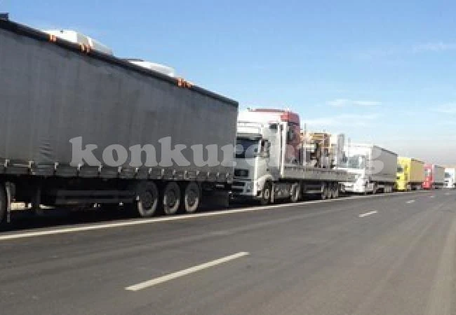 4-километрова колона от автомобили на ГКПП \