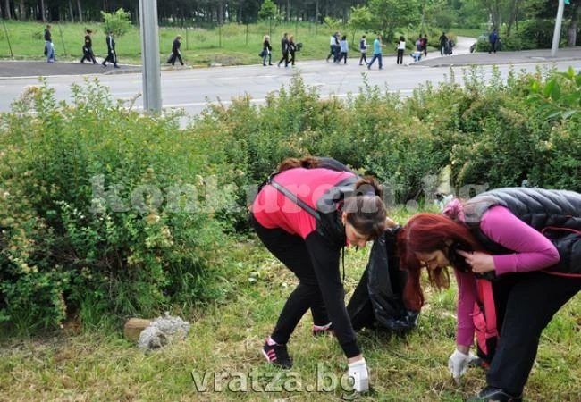 Почва пролетното почистване във Враца