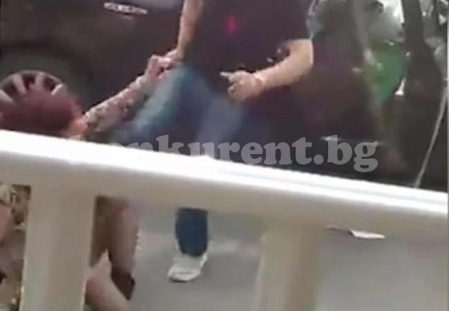 Мъж преби съпругата си, защото нападна любовницата му (ВИДЕО)