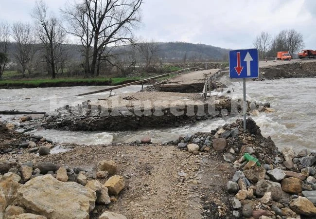 Възстановиха брода над река Бързия