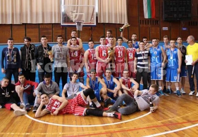 Компютърни спецове заслужиха титла на баскет