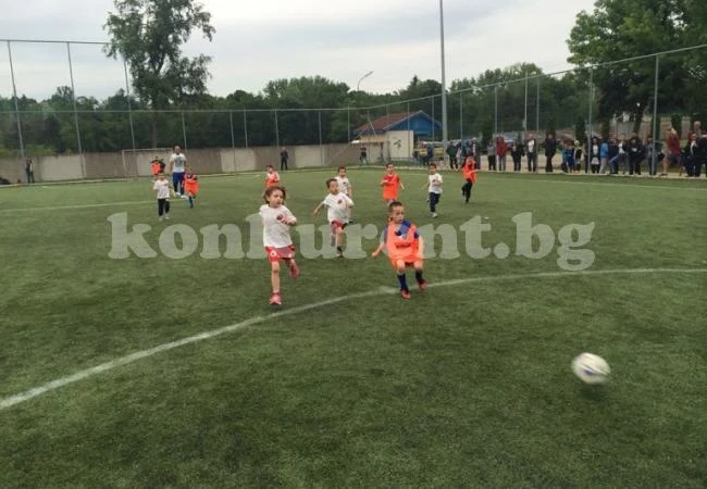 От БФС награждават невръстни футболисти