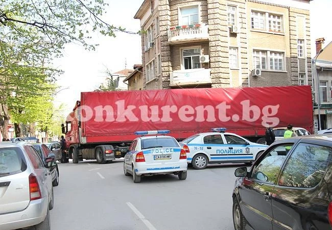 Кошмар: Връщат трафика от Е79 по улиците на Враца