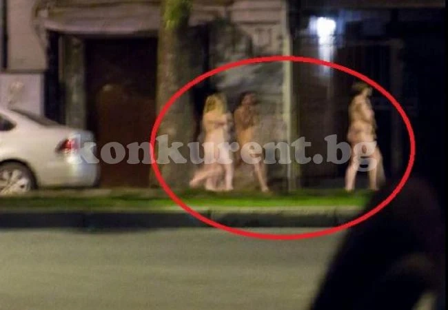 Активисти изкараха на улицата чисто голи проститутки и клиентите им (СНИМКИ 18+)