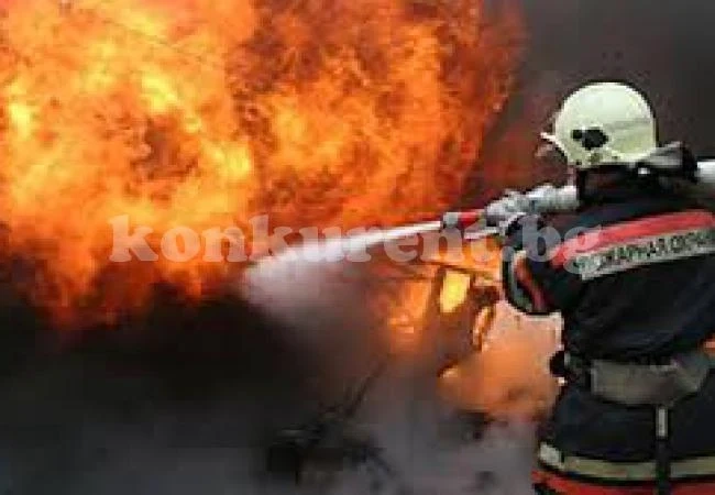 Горящи хартии във външен клозет подпалиха стопански постройки