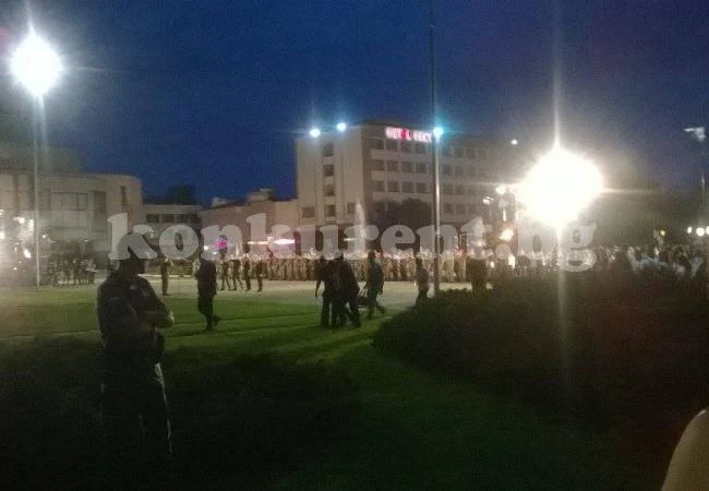 Две жени колабираха сред хората на площада