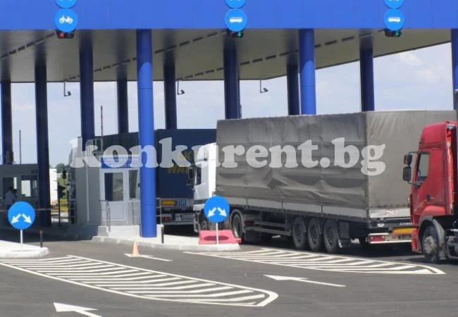 Километрични колони затапиха Дунав мост 2