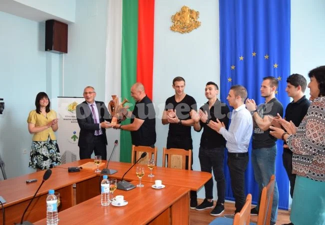 Ивайло Петров посрещна официално VIVO Монтана