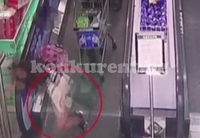Плашещи кадри показаха защо не трябва да си гледате в смартфона, когато се возите на ескалатор