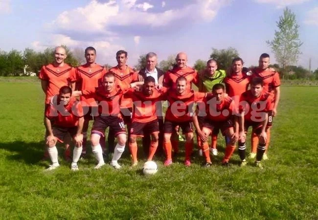 Осем тима продължават за регионалния полуфинал