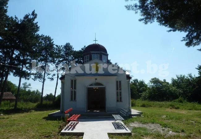 Осветиха нов параклис в Сираково