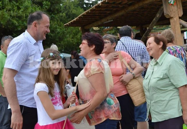 Миков гостува на турлашкия събор в Чупрене
