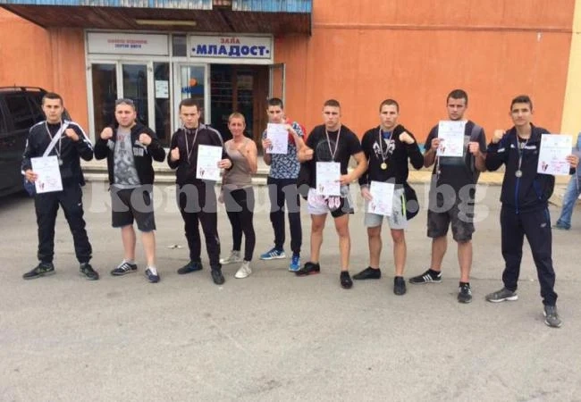 СК Победа дебютира с 8 отличия в първенство по муай-тай