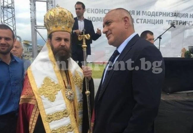 Бойко стана кръстник на какиното внуче
