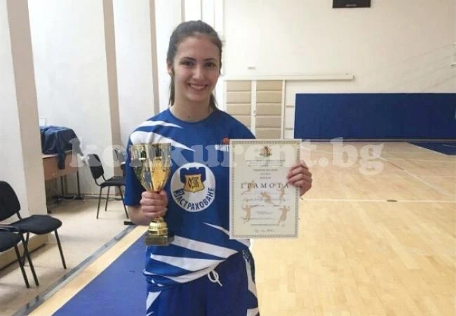 Баскетболистка от Монтана попадна в национала