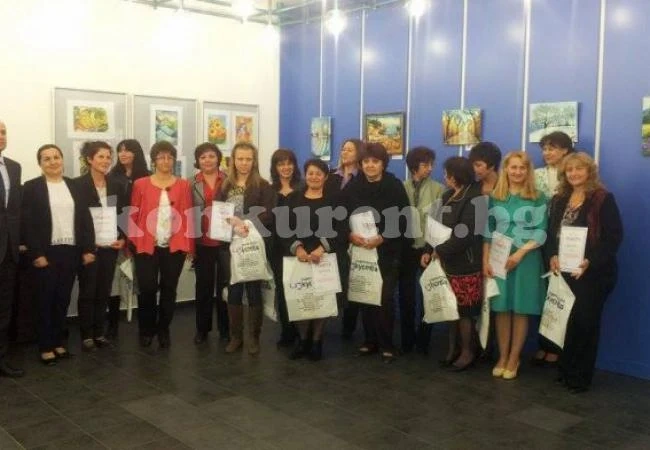 Талантливи врачански педагози с изложба в столицата