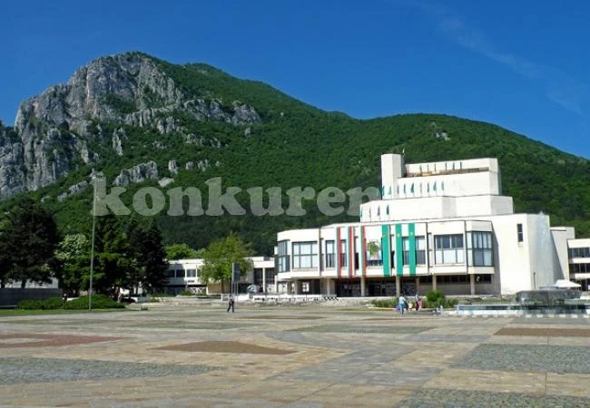 Две театрални представления на врачанска сцена тази вечер