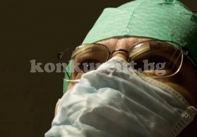 Спасиха родилка с пробита от бебето матка
