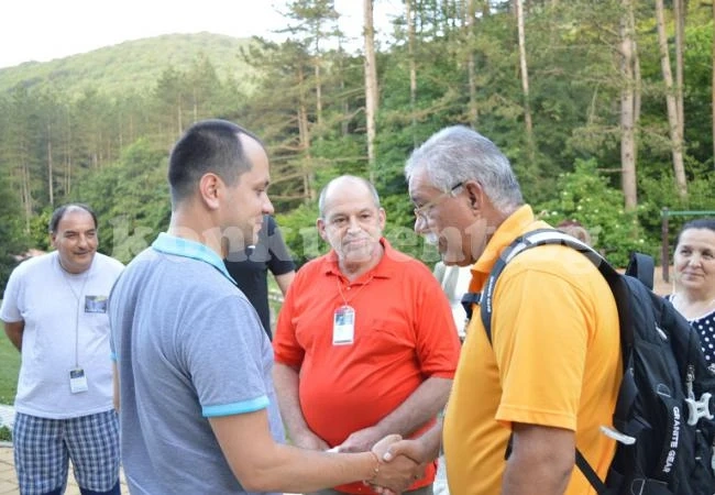 Балканът среща пещерняци от 4 континента