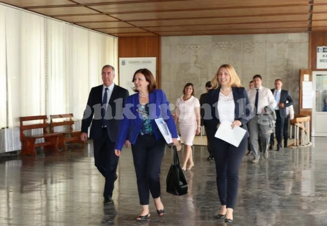 Министър събра кметове и ченгета
