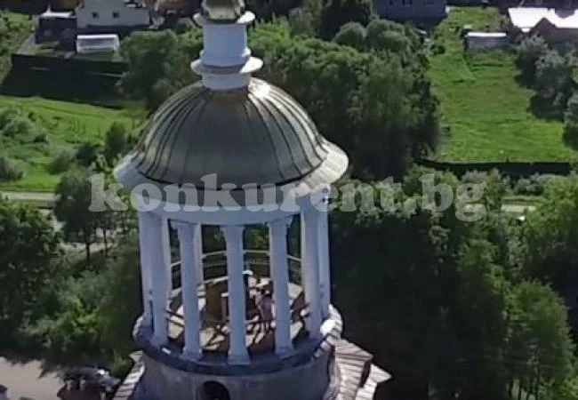 Собственик на дрон случайно щракна любовници в манастир (ВИДЕО)