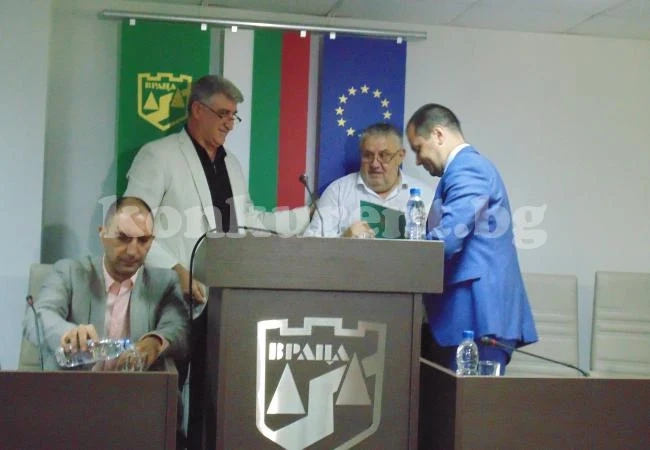 Поздравиха общински съветник за рождения му ден