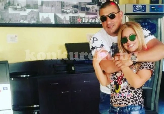 Ето го тайния любовник на невярната Рени, с когото кръшкала на мъжа си