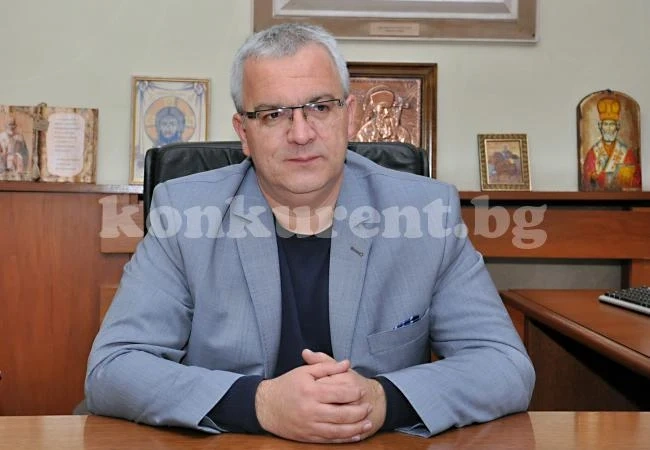 Николай Иванов победи Венци Василев
