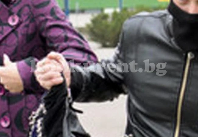 Посред бял ден: Пребиха жена за 50 лв.