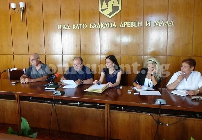 ВИДЕО: Две фирми искат да санират училища и детски градини