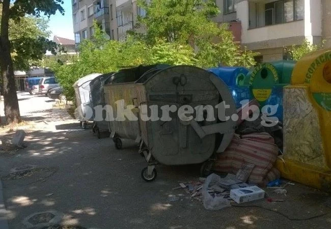 Грозно: Врачани си изхвърлиха дюшеците на тротоара