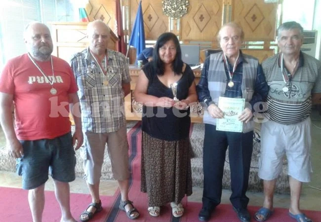 ШК Дебют е вицешампион на държавното за сеньори