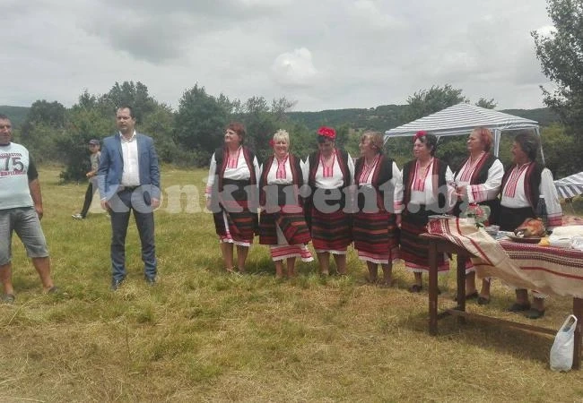 Курбан за здраве събра десетки жители и гости на Косталево