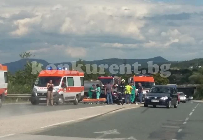Удар погуби жена на Е79 край Мездра, други две от колата-ковчег са в болница