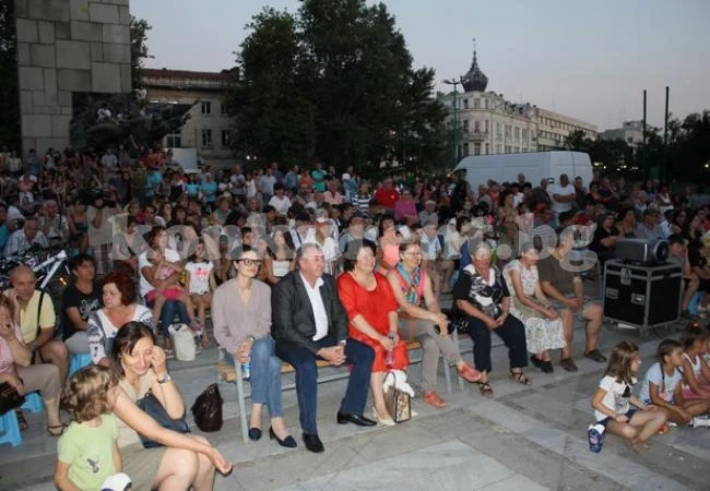Рекорден брой видинчани гледаха филма „Джулай” под открито небе