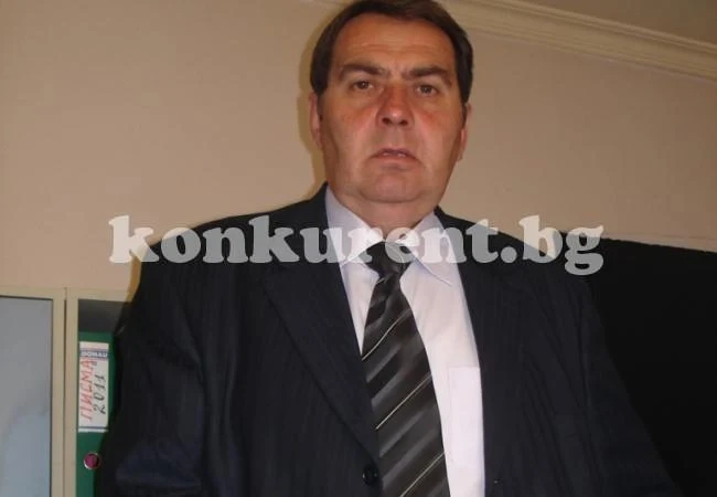 Обрат! Не приемат оставката на кмета Каменов