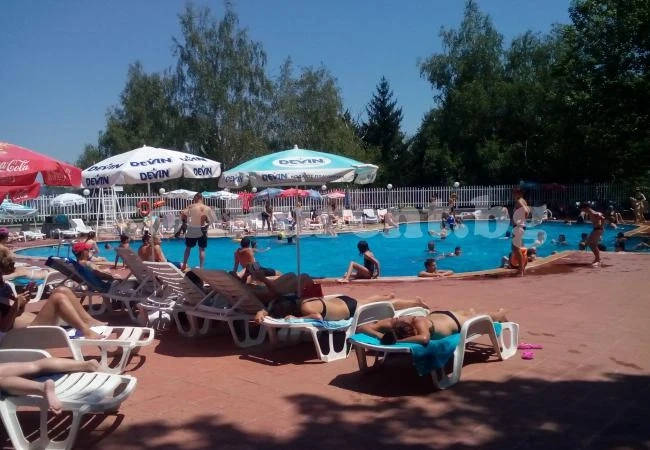Жегата напълни басейните край Враца
