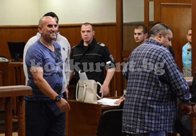 Ценко Чоков на заплата и докато е в ареста, не могат да го уволнят