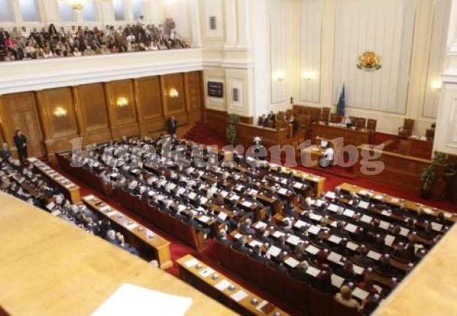 Решено: Президентските избори ще са на 6 ноември