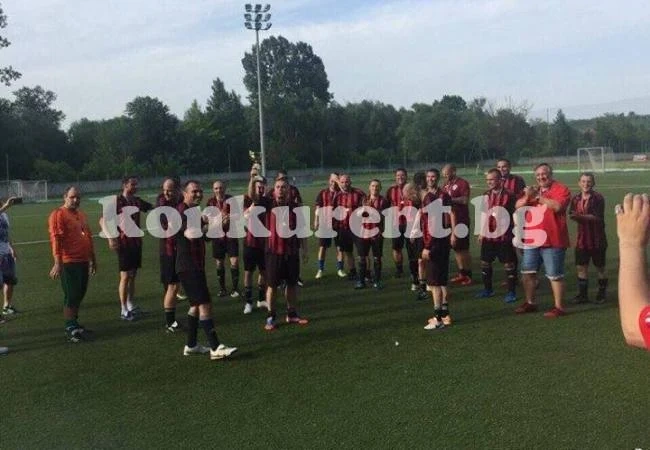 Околчица напира към финала в Ерден, би и Първа Атомна