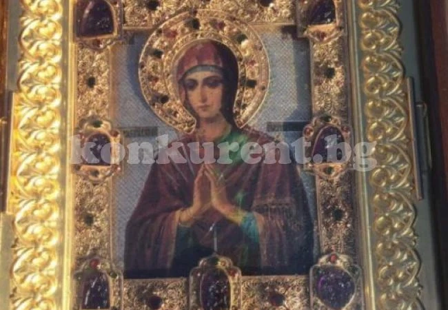 Богородица със седемте стрели идва днес, молят се пред нея срещу уроки, злоба и магии