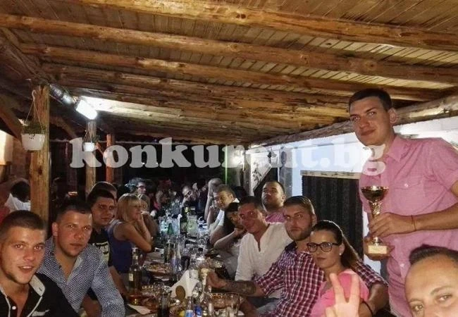 Заножене триумфира с купата, празнува с купон до зори