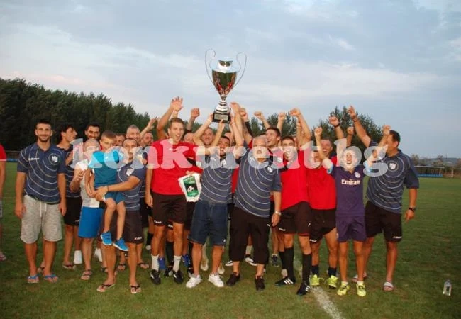 /Снимки/ Кариана вдигна купа „Кариана” след 2:0 над Околчица