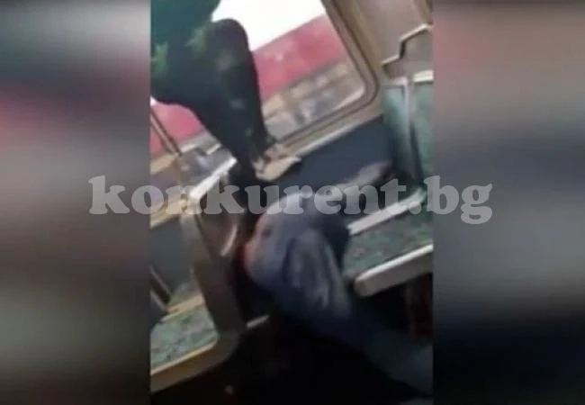 Жена преби брутално пиян мъж /ВИДЕО 18+/