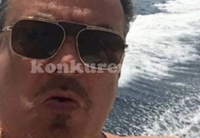Ласкин изби рибата във Фейсбук
