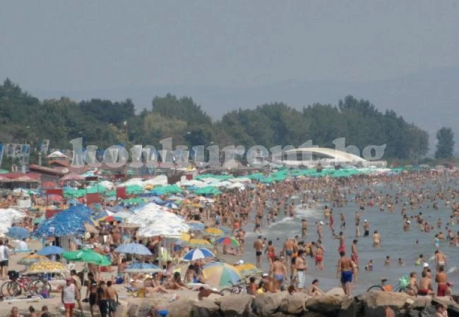Стомашни вируси и бронхити тръшкат по морето