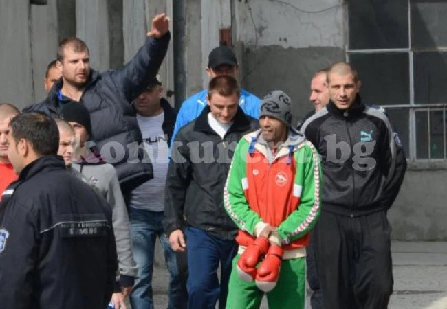 Предадохме на гръцките власти 11 иракски граждани