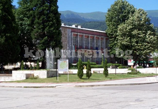 Съвет пита берковчани за 2 сгради