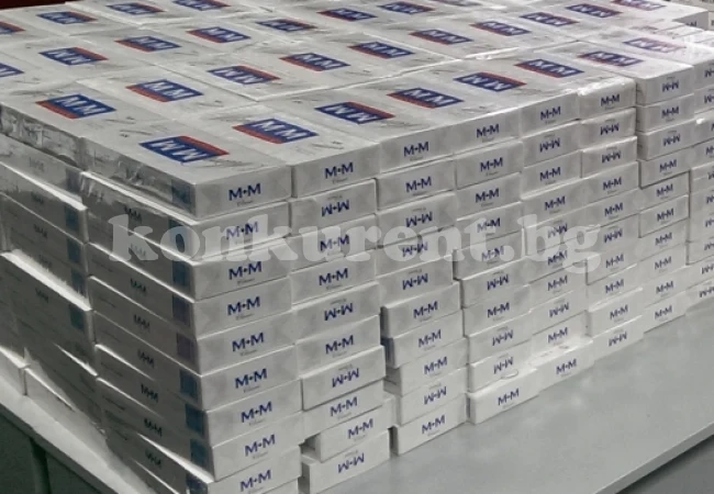 Митничари откриха тайник с контрабандни цигари в автобус