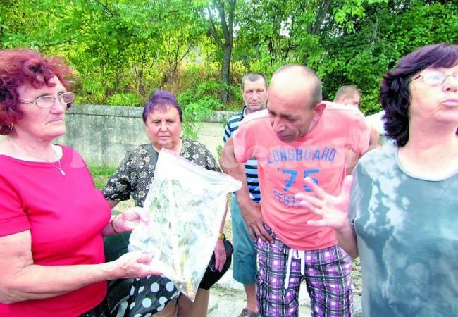 След бунт на село пръскат срещу гадини мутанти